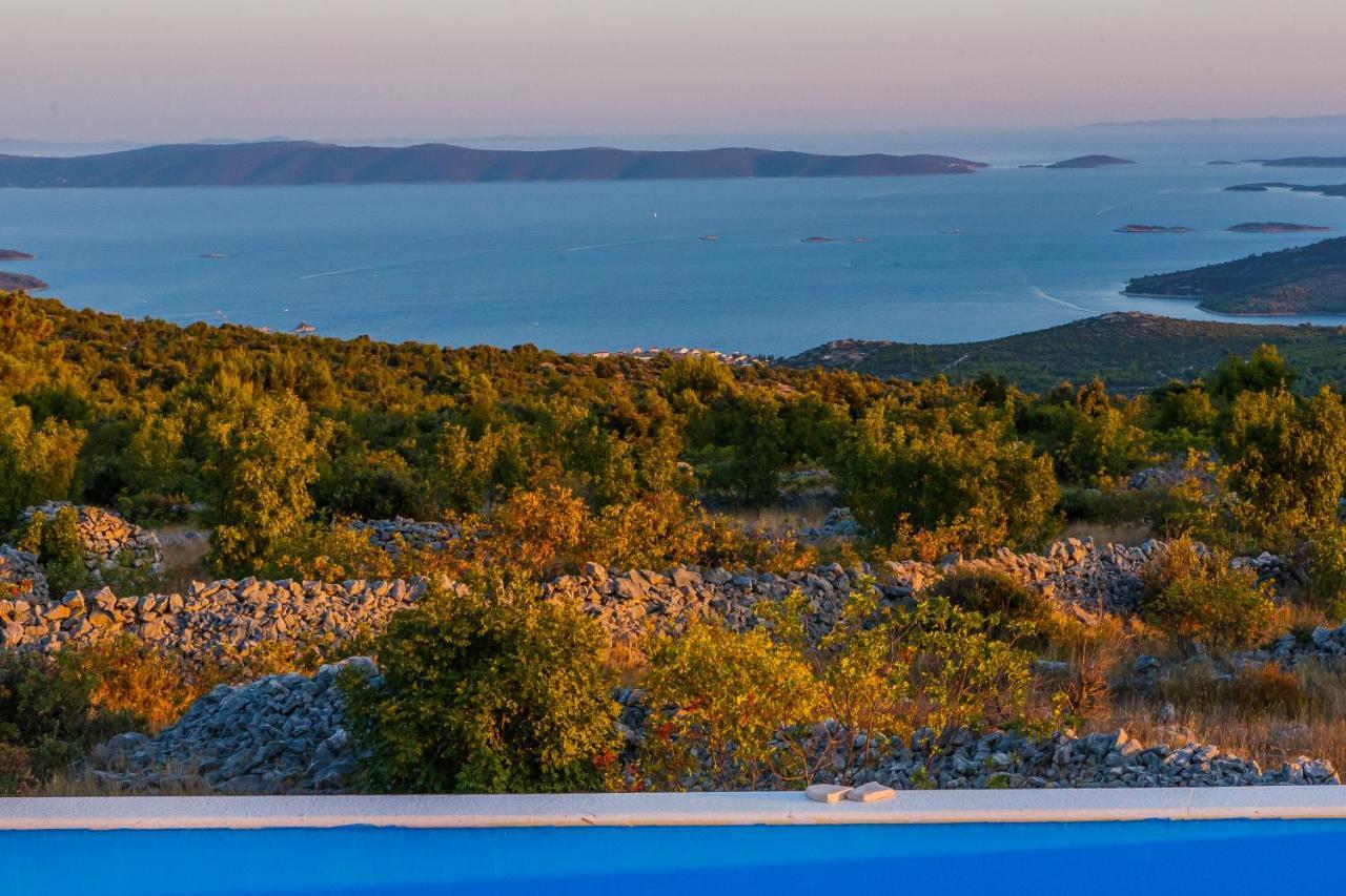 Villa Zlatno Sunce In The Hills Near Trogir Vrsine Exteriér fotografie