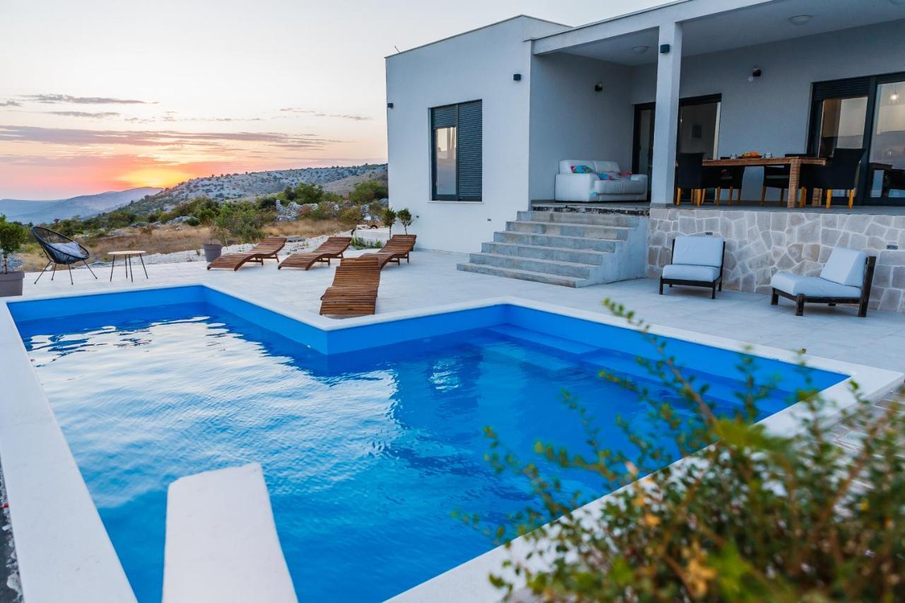 Villa Zlatno Sunce In The Hills Near Trogir Vrsine Exteriér fotografie