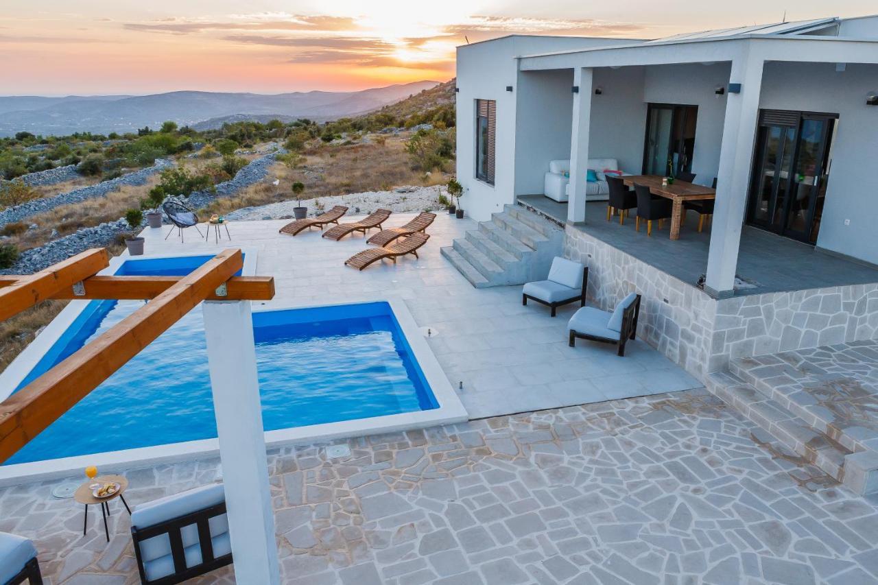 Villa Zlatno Sunce In The Hills Near Trogir Vrsine Exteriér fotografie