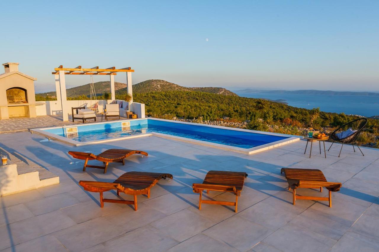 Villa Zlatno Sunce In The Hills Near Trogir Vrsine Exteriér fotografie