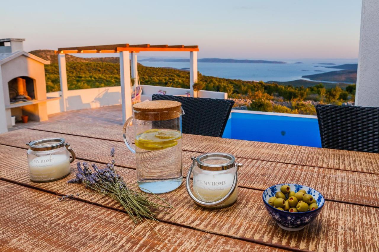 Villa Zlatno Sunce In The Hills Near Trogir Vrsine Exteriér fotografie